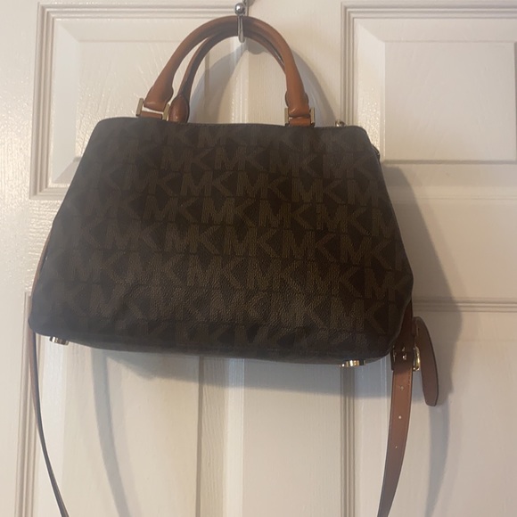 Michael Kors purse - Picture 3 of 16